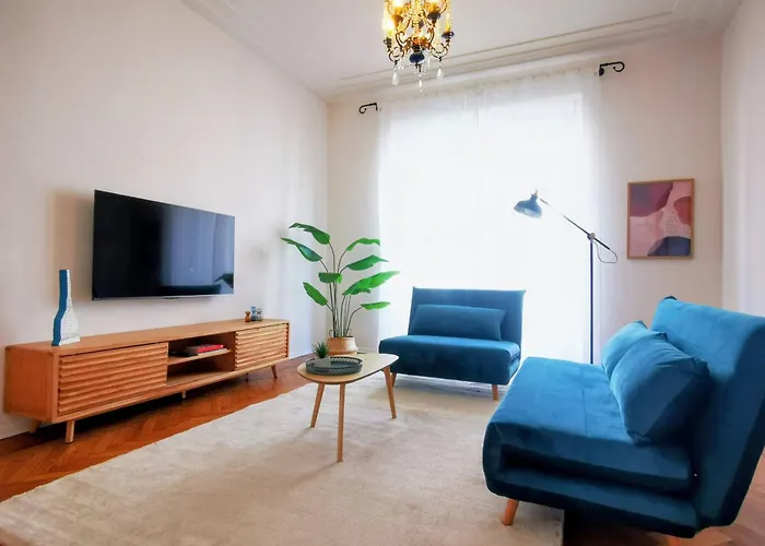Casa Lo, Bright And Happy Apartament *
